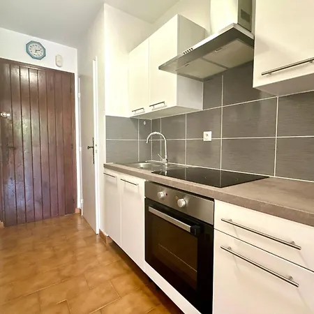 Дом отдыха House With Terrace In *