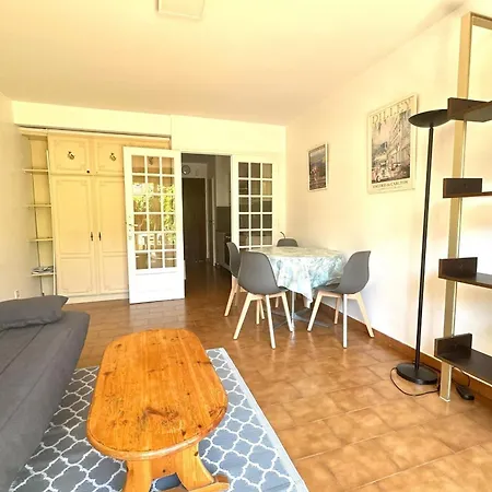 House With Terrace In Σπίτι διακοπών *